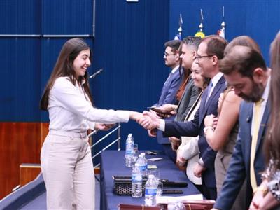 Foto da Notícia: Gisela Cardoso destaca dimensão social da advocacia, em boas-vindas a 54 novos advogados e advogadas