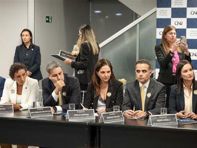 Notícia destaque: Gisela Cardoso integra comitiva em reunião com o presidente do STF, ministro Edson Faquin