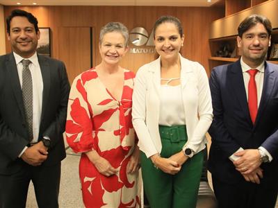 Foto da Notícia: Na OAB-MT, Gisela Cardoso recebe nova presidente da AMAM